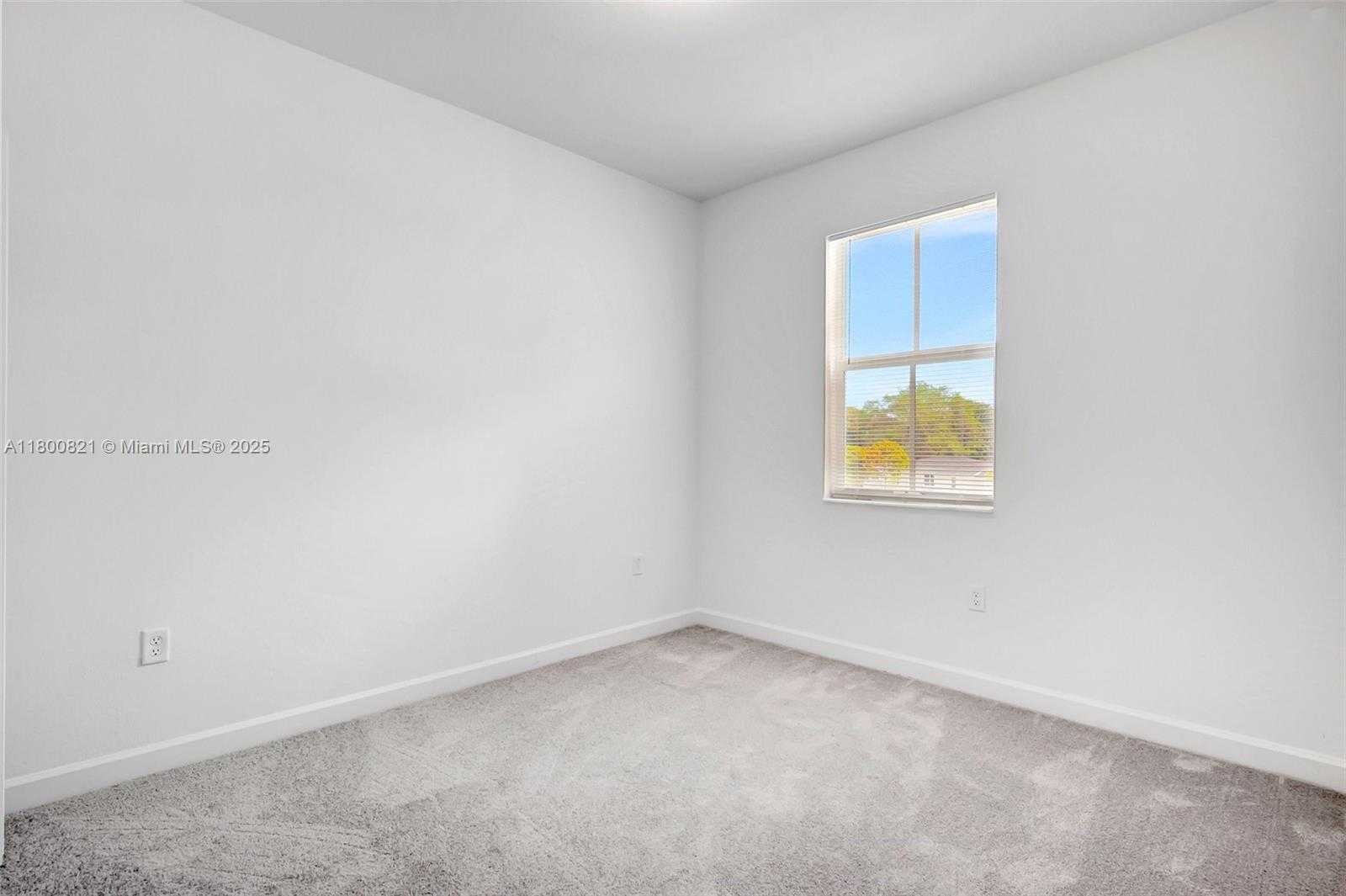Small Image of 12921 NORTH WEST 24TH AVE, Miami Number 25