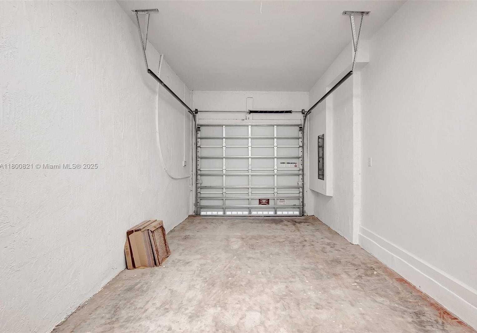 Small Image of 12921 NORTH WEST 24TH AVE, Miami Number 32