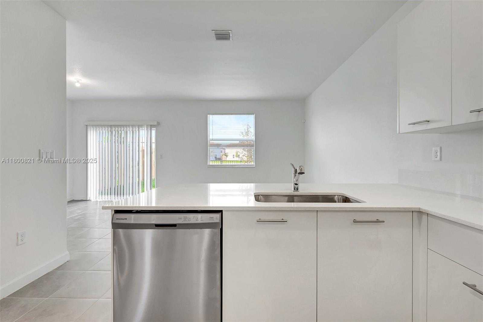 Small Image of 12921 NORTH WEST 24TH AVE, Miami Number 7