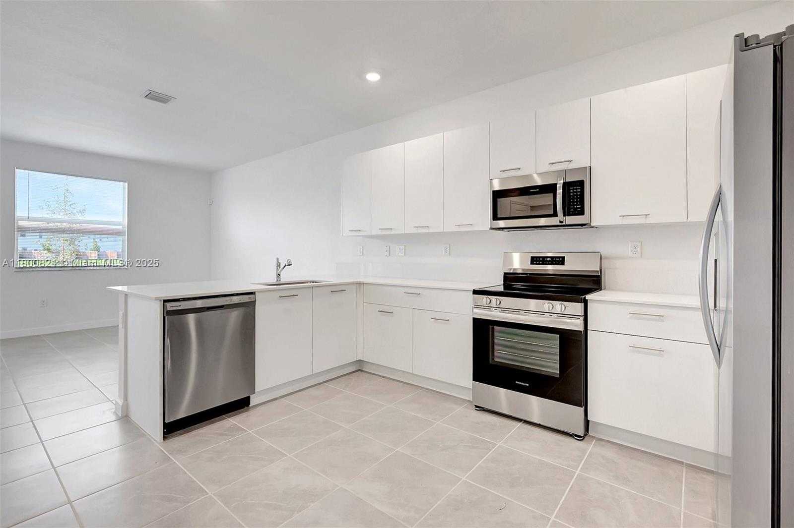 Small Image of 12921 NORTH WEST 24TH AVE, Miami Number 8