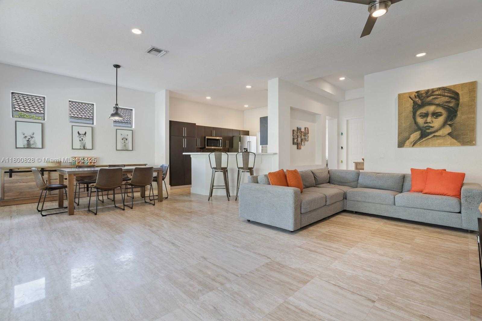 Small Image of 1846 HARBOR VIEW CIR #1846, Weston Number 14