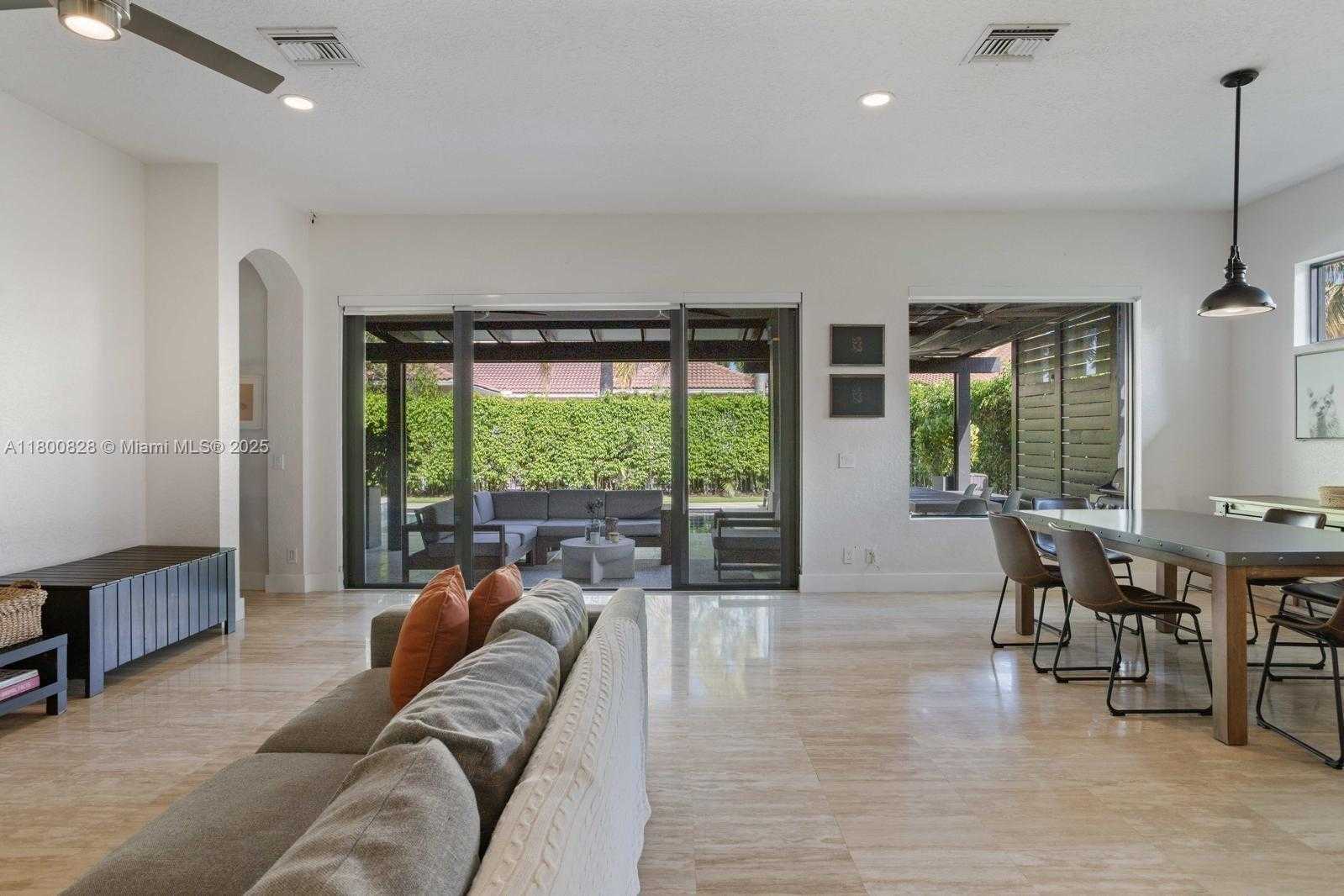 Small Image of 1846 HARBOR VIEW CIR #1846, Weston Number 16