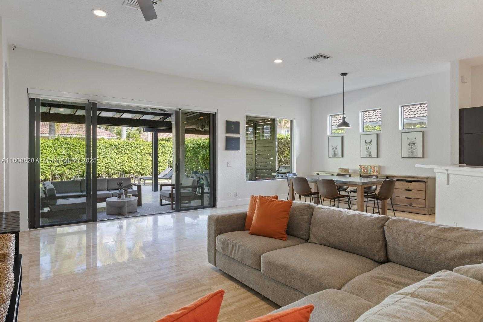 Small Image of 1846 HARBOR VIEW CIR #1846, Weston Number 17