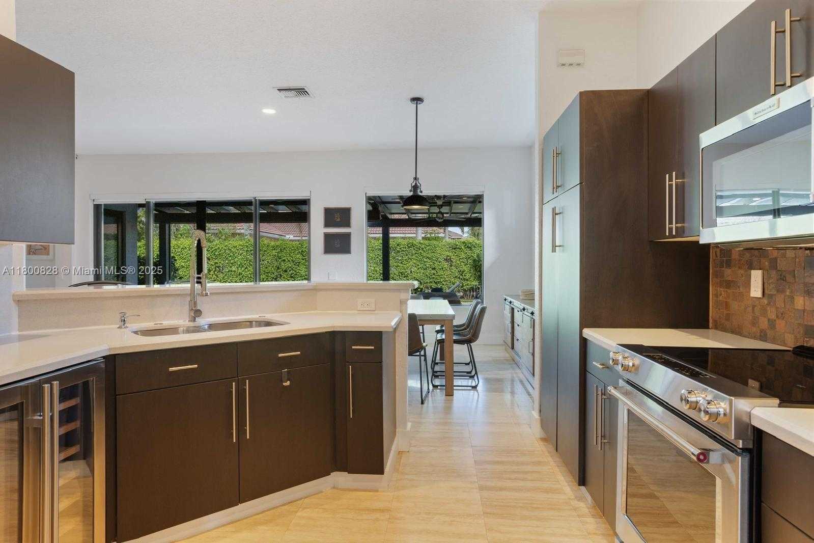 Small Image of 1846 HARBOR VIEW CIR #1846, Weston Number 18
