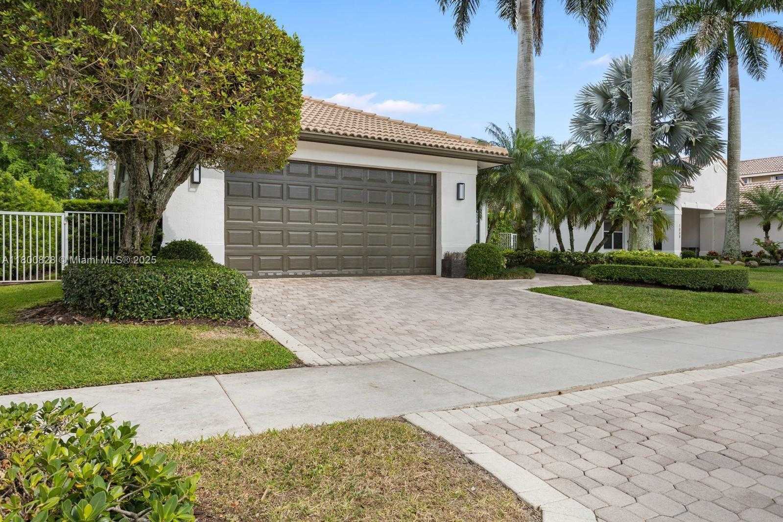 Small Image of 1846 HARBOR VIEW CIR #1846, Weston Number 2
