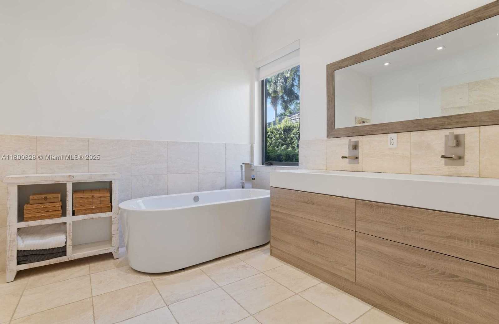 Small Image of 1846 HARBOR VIEW CIR #1846, Weston Number 27