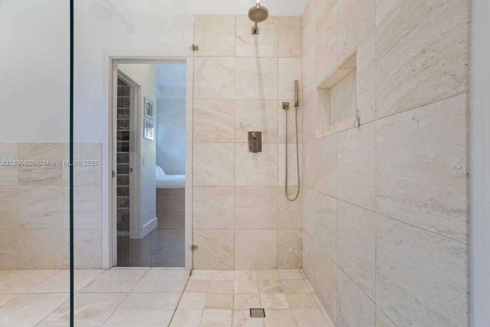 Small Image of 1846 HARBOR VIEW CIR #1846, Weston Number 29