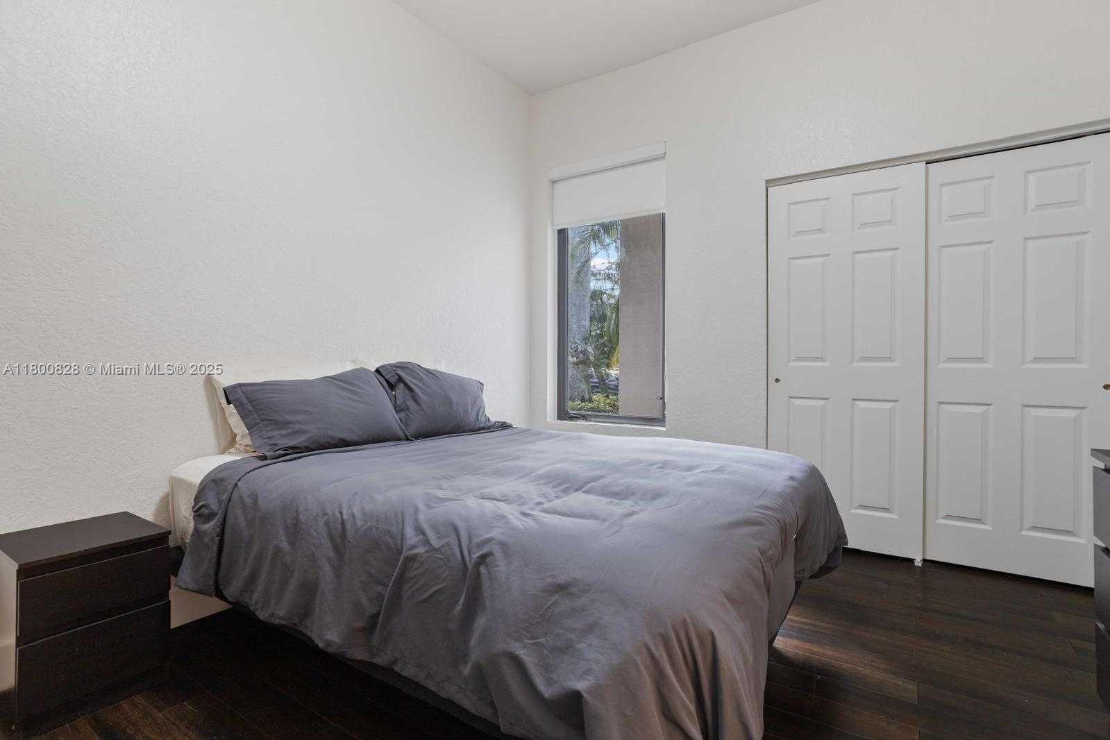 Small Image of 1846 HARBOR VIEW CIR #1846, Weston Number 31