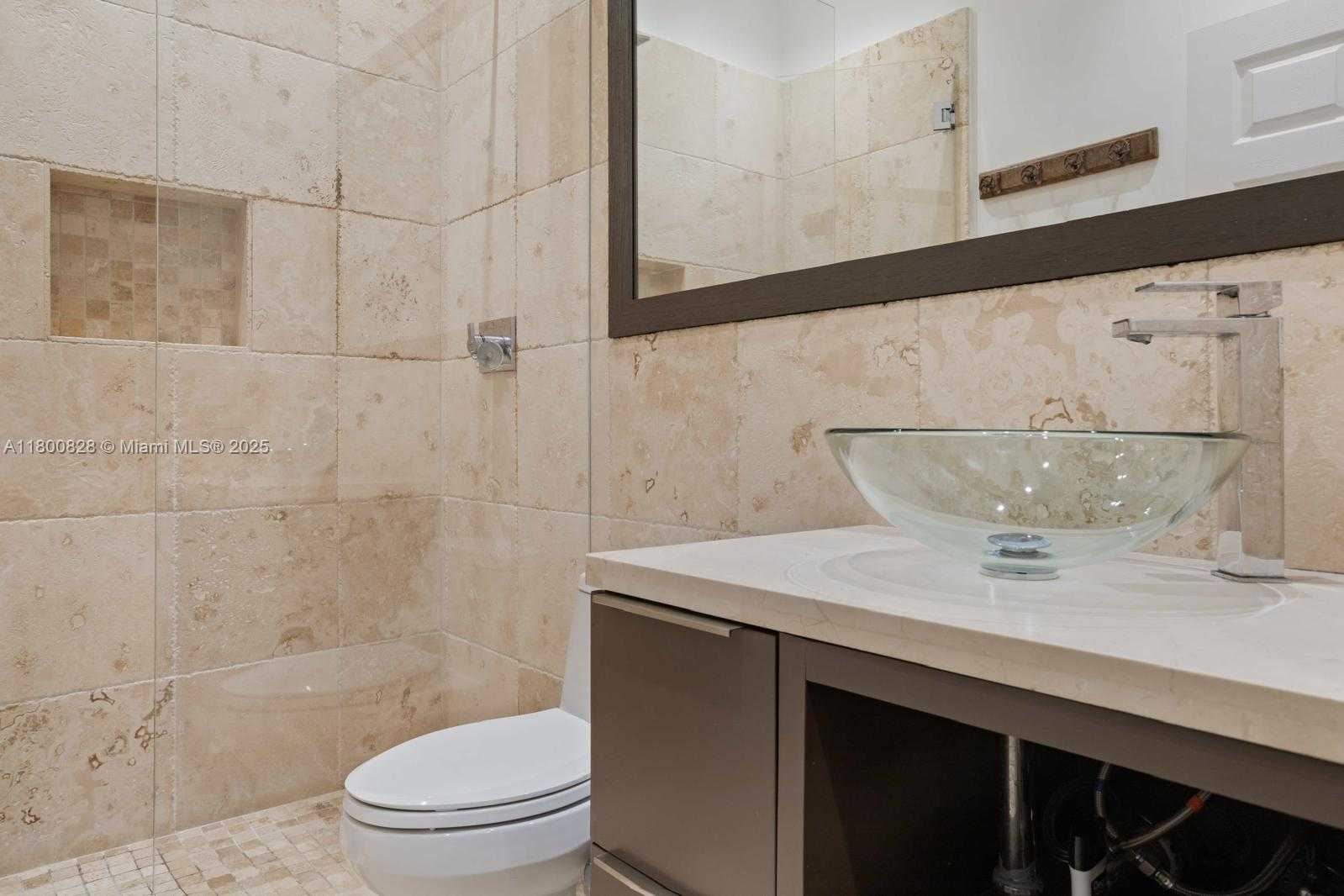 Small Image of 1846 HARBOR VIEW CIR #1846, Weston Number 32