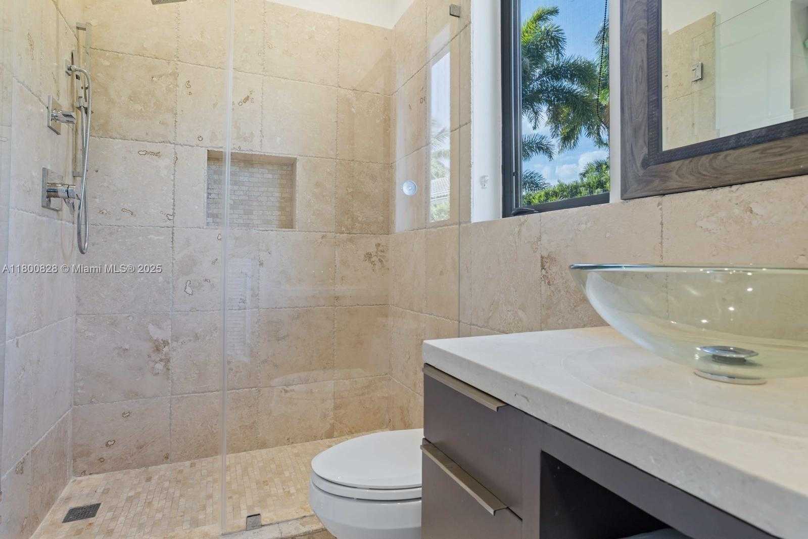 Small Image of 1846 HARBOR VIEW CIR #1846, Weston Number 35