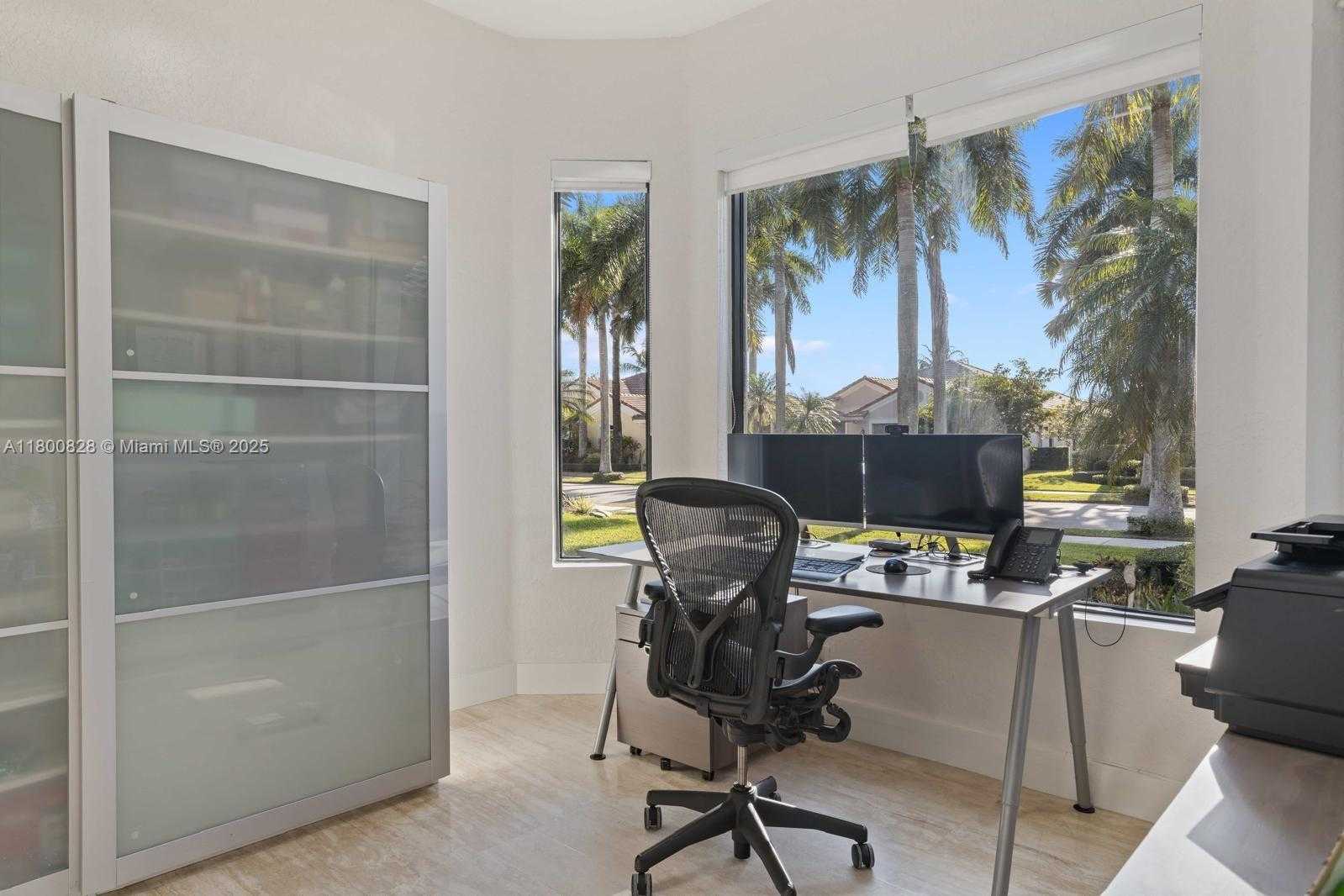 Small Image of 1846 HARBOR VIEW CIR #1846, Weston Number 36