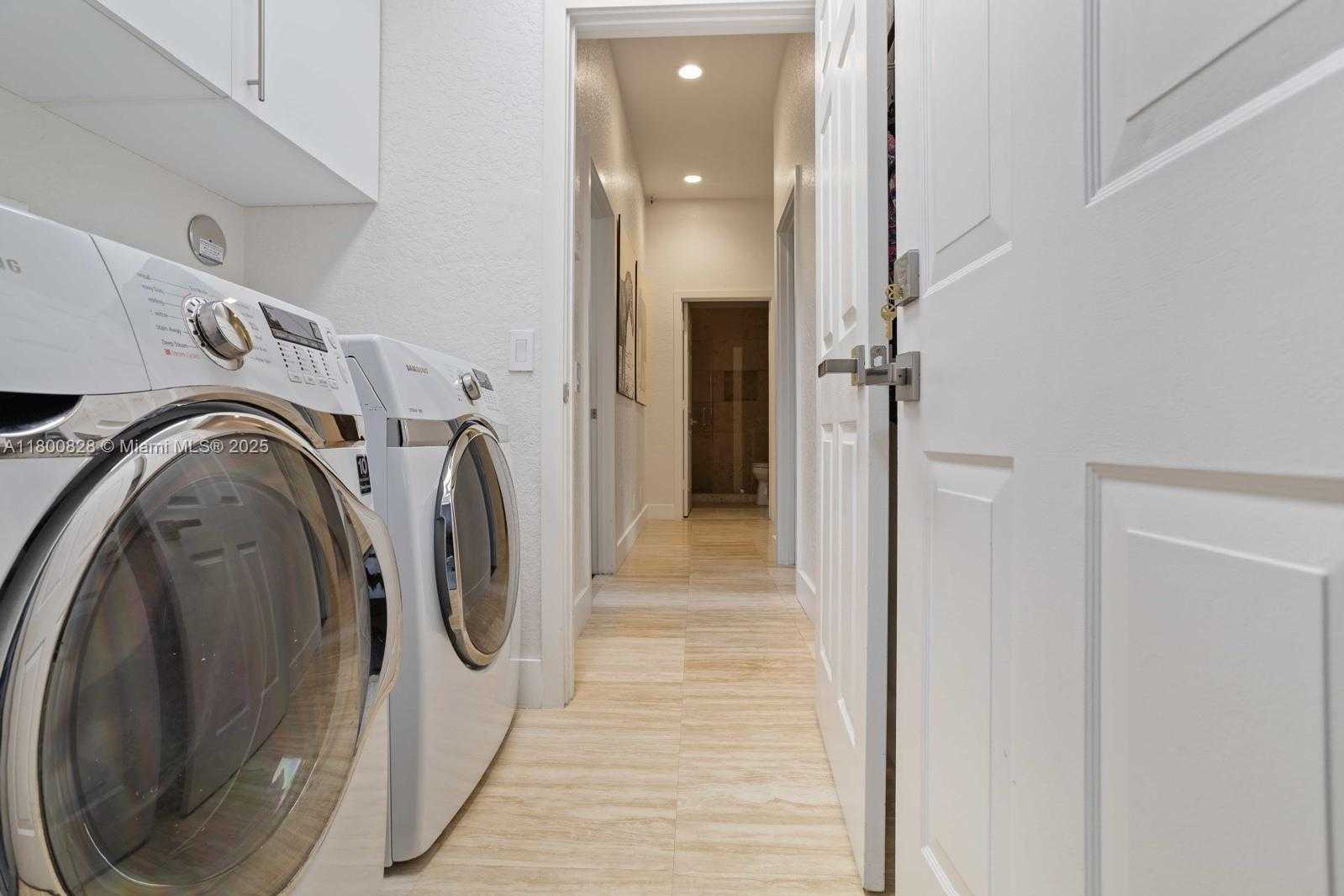 Small Image of 1846 HARBOR VIEW CIR #1846, Weston Number 39