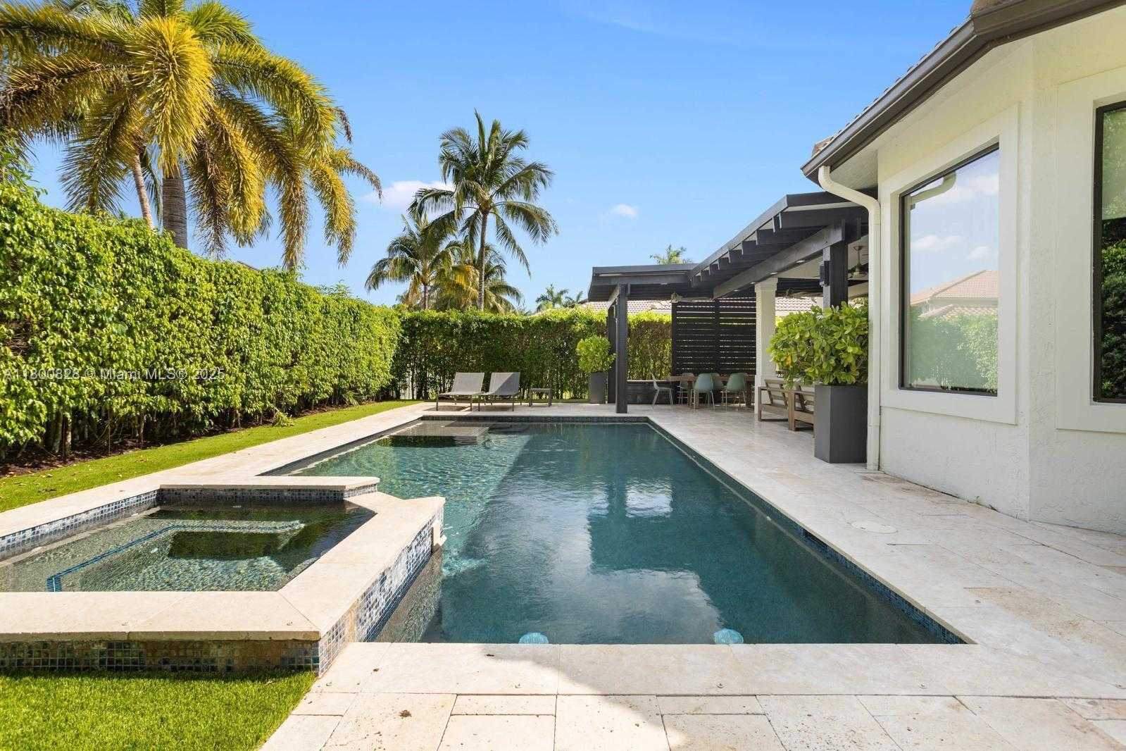 Small Image of 1846 HARBOR VIEW CIR #1846, Weston Number 5