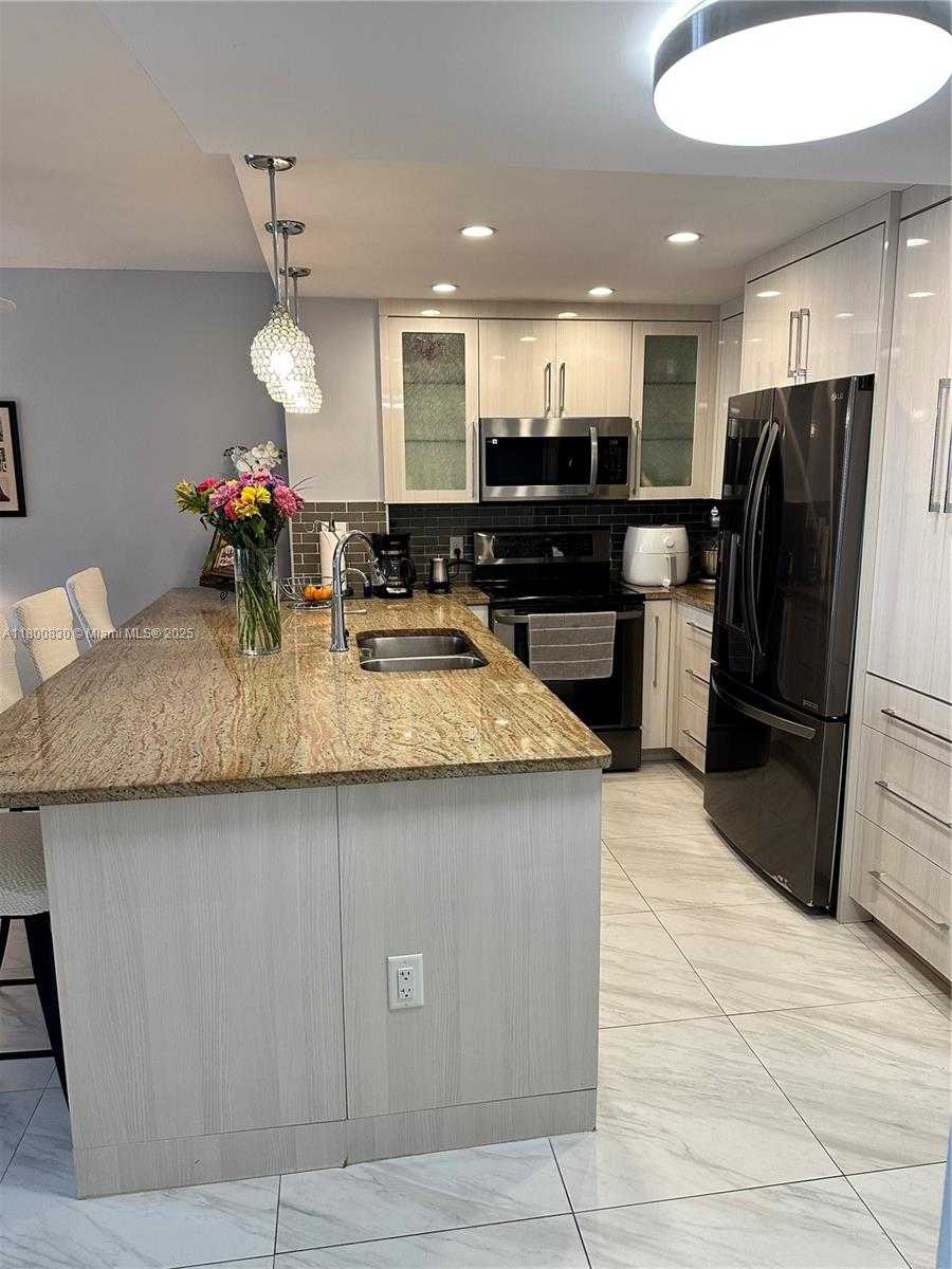 Small Image of 3540 SOUTH OCEAN BLVD #216, South Palm Beach Number 10