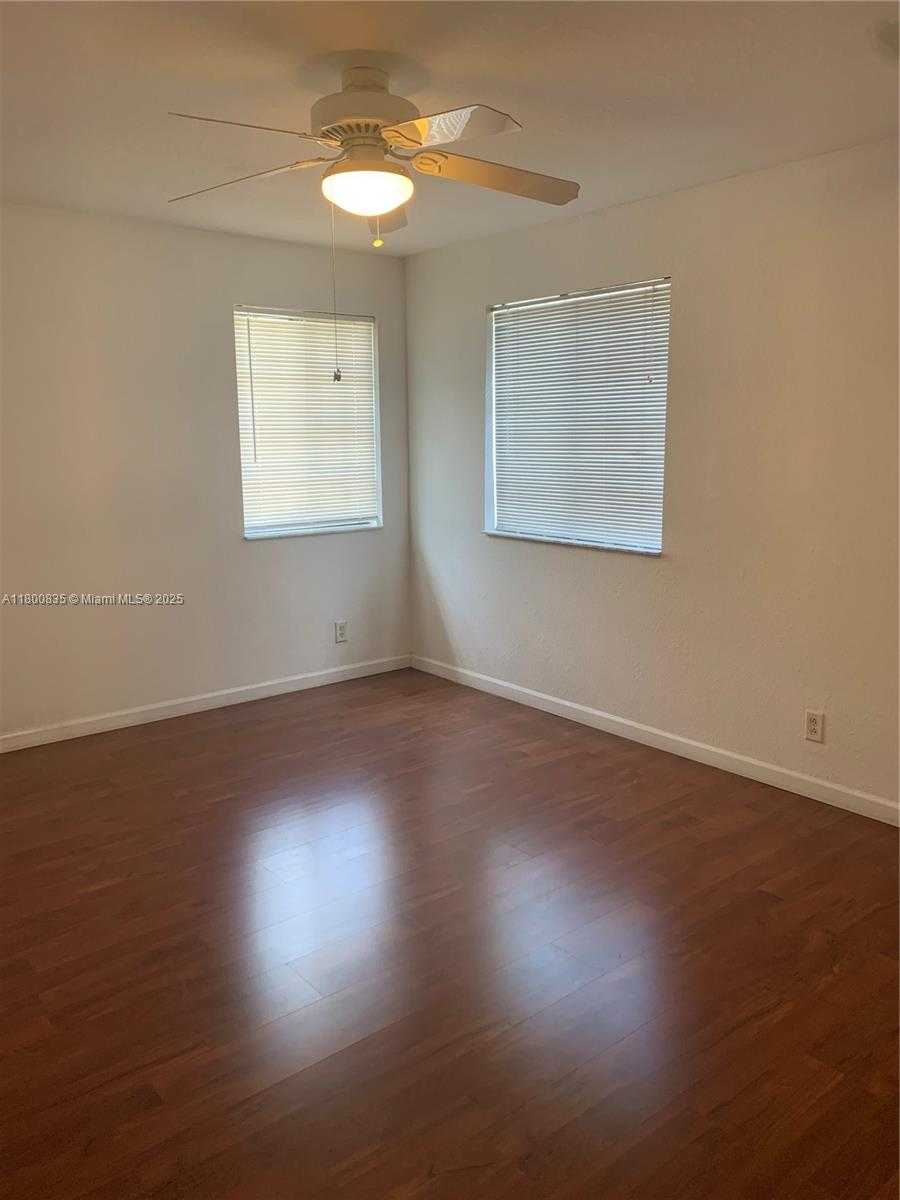 Small Image of 3894 TREE TOP DR, Weston Number 23