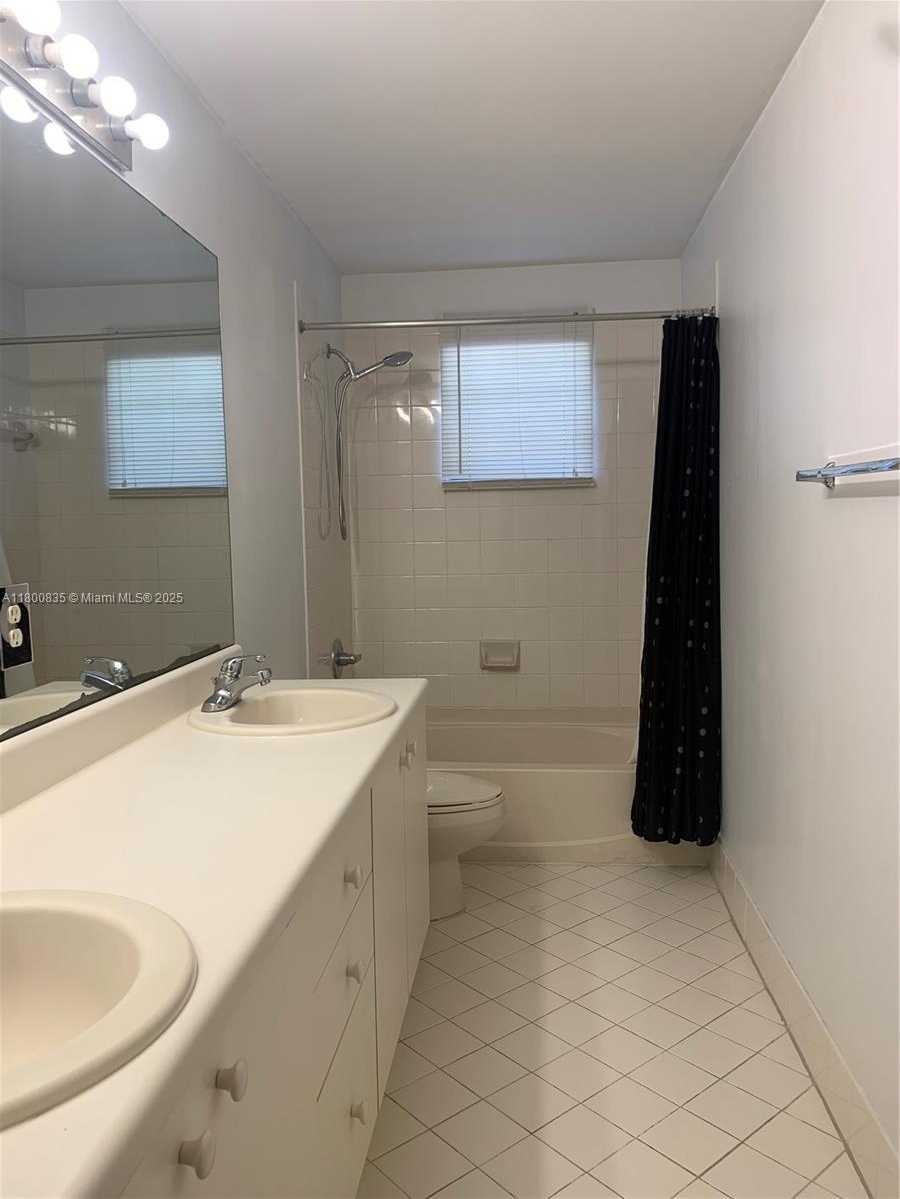 Small Image of 3894 TREE TOP DR, Weston Number 27