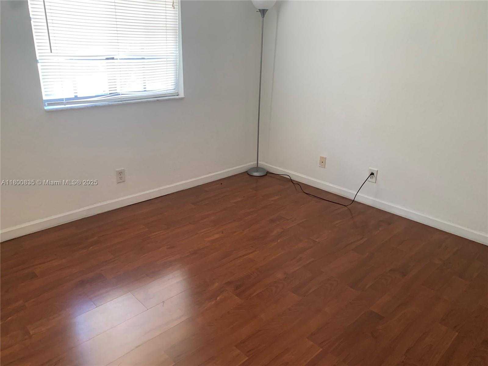 Small Image of 3894 TREE TOP DR, Weston Number 29