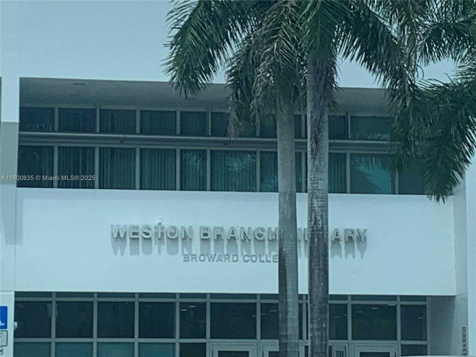 Small Image of 3894 TREE TOP DR, Weston Number 49