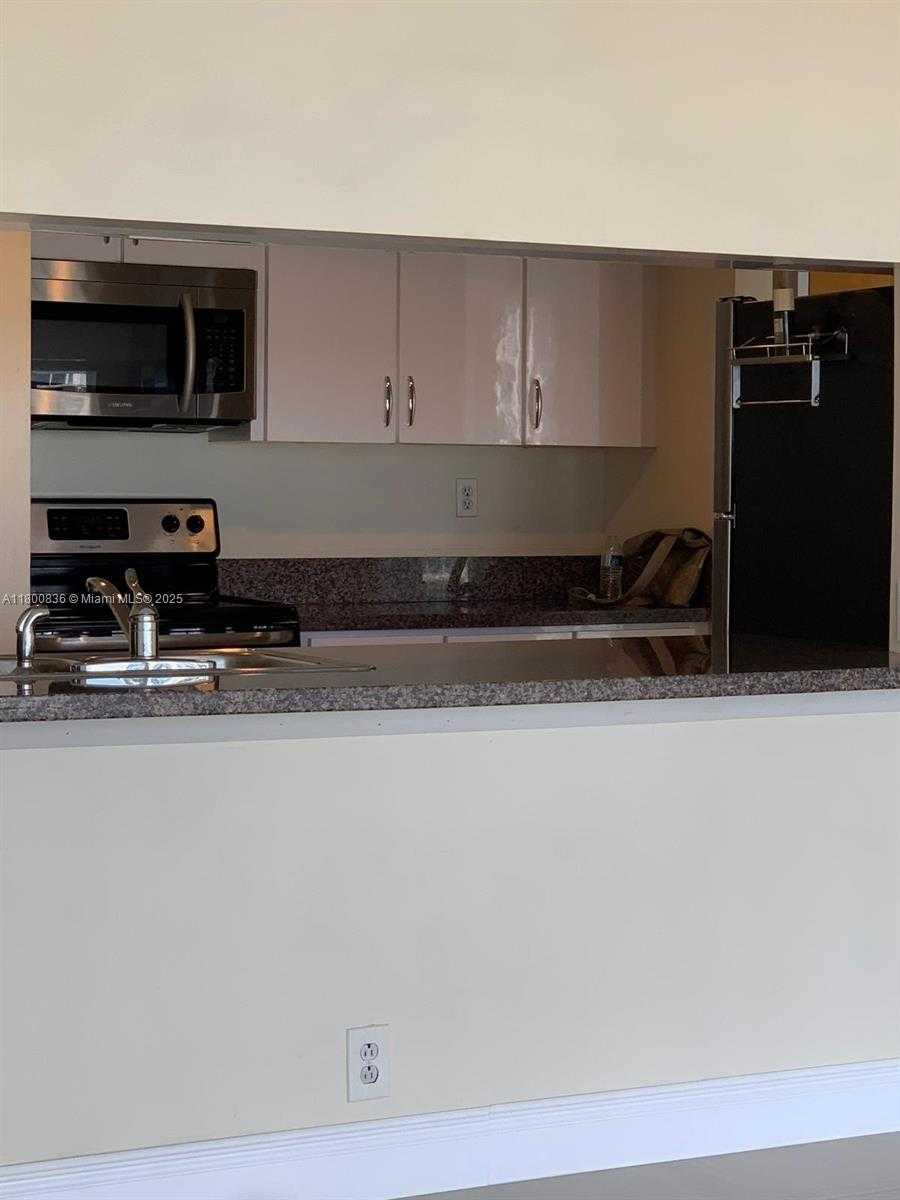 Small Image of 7601 EAST TREASURE DR #714, North Bay Village Number 24