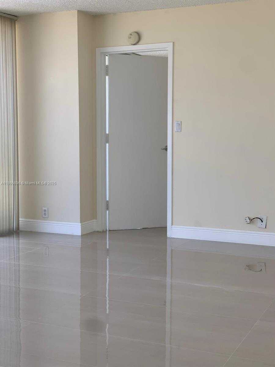 Small Image of 7601 EAST TREASURE DR #714, North Bay Village Number 25