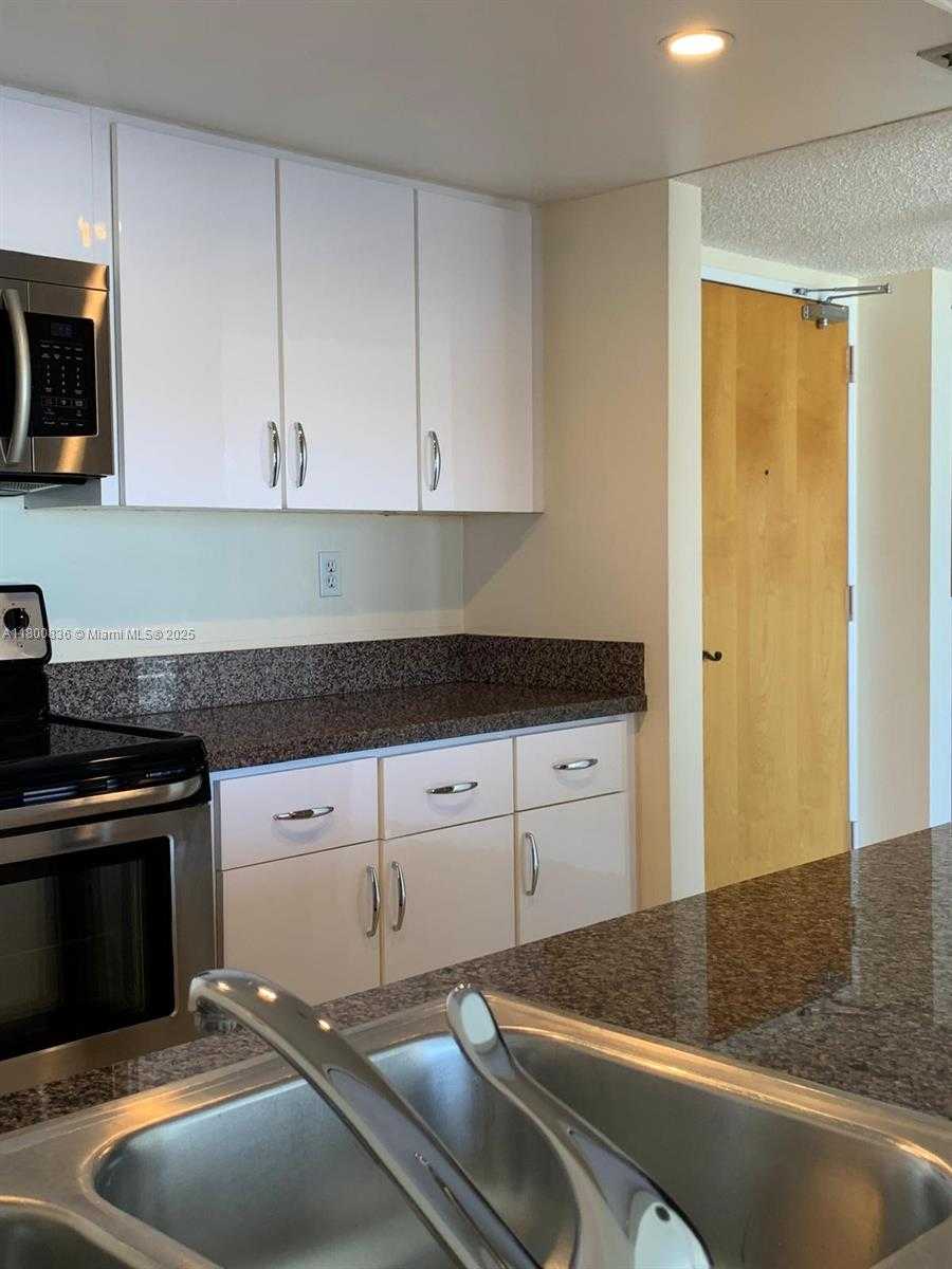 Small Image of 7601 EAST TREASURE DR #714, North Bay Village Number 27