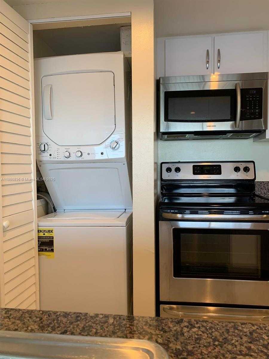 Small Image of 7601 EAST TREASURE DR #714, North Bay Village Number 4