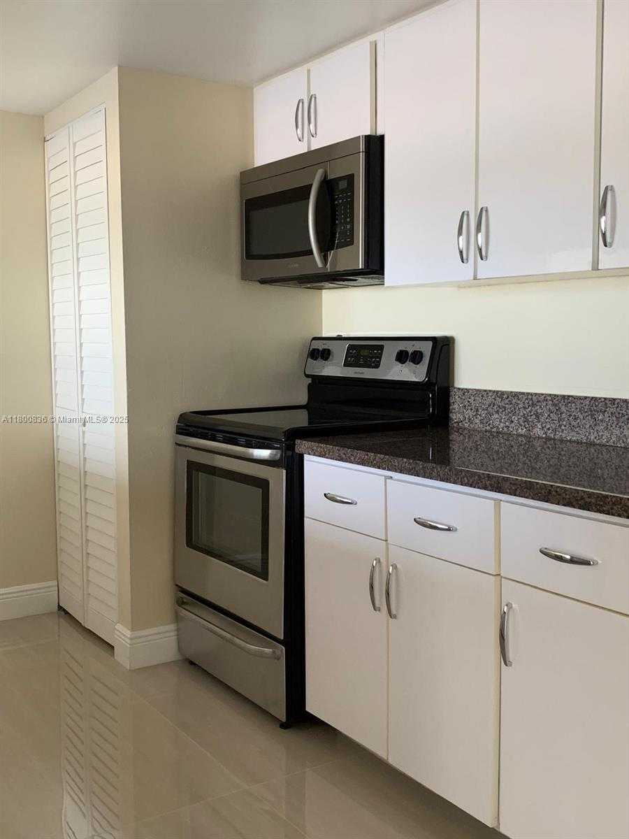Small Image of 7601 EAST TREASURE DR #714, North Bay Village Number 5