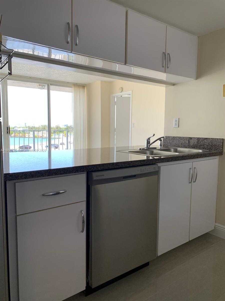 Small Image of 7601 EAST TREASURE DR #714, North Bay Village Number 6