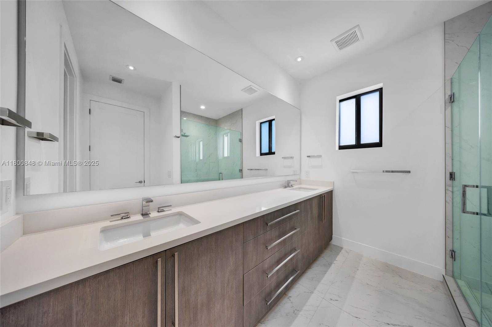 Small Image of 2921 SOUTH WEST 26TH ST, Miami Number 29