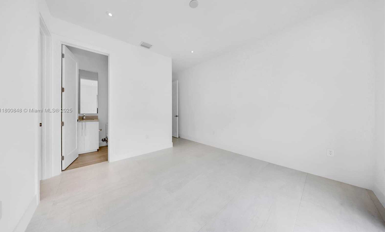 Small Image of 2921 SOUTH WEST 26TH ST, Miami Number 38