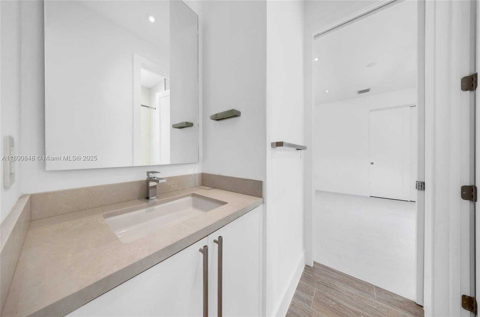 Small Image of 2921 SOUTH WEST 26TH ST, Miami Number 39