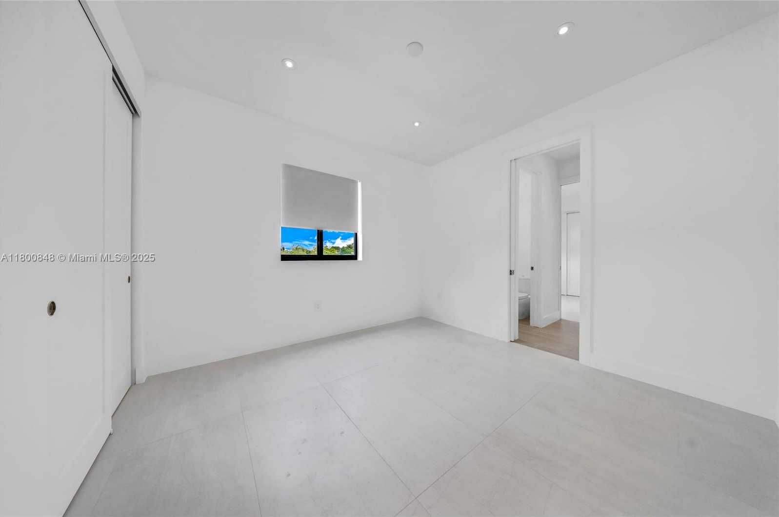 Small Image of 2921 SOUTH WEST 26TH ST, Miami Number 41