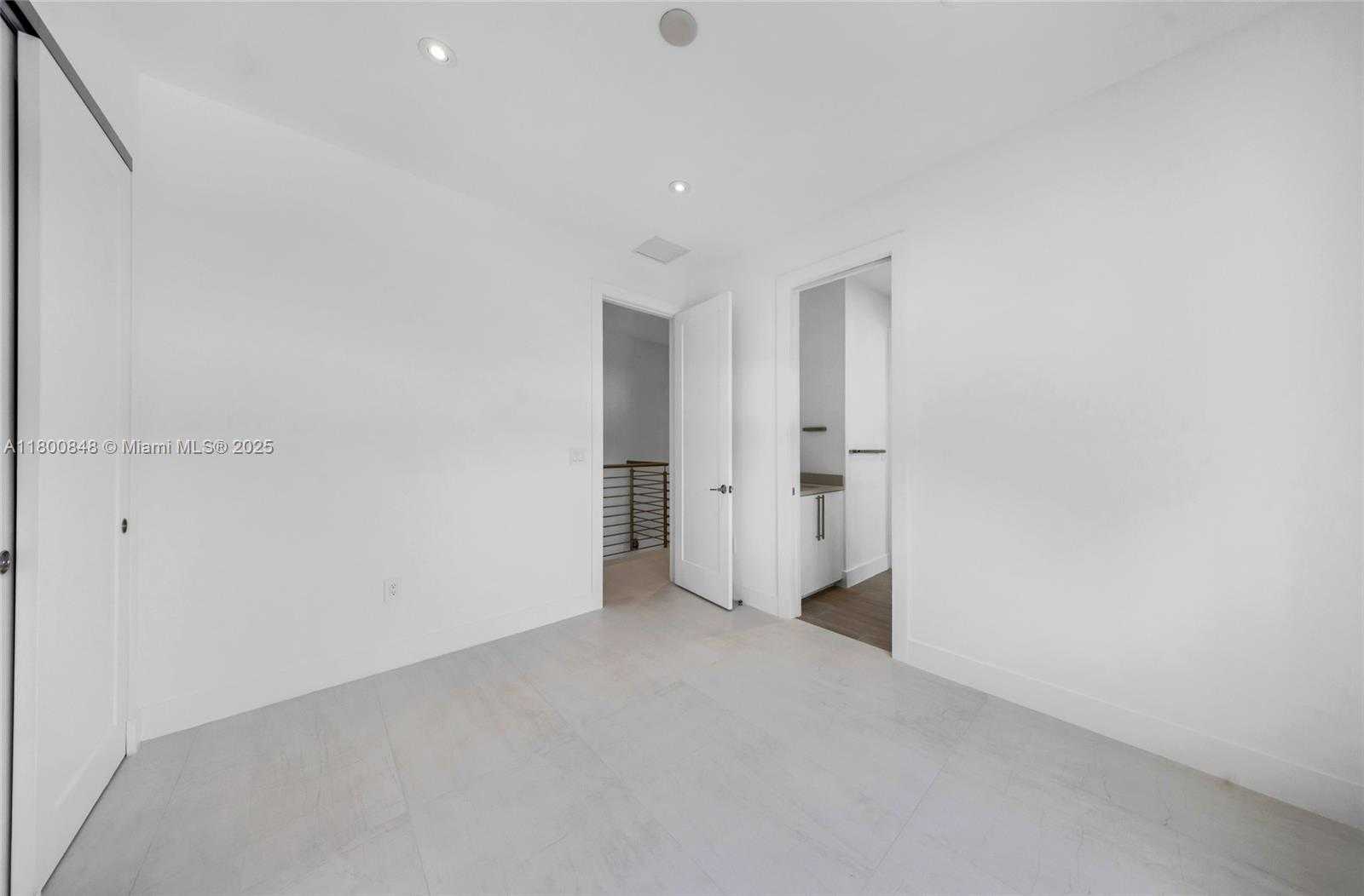 Small Image of 2921 SOUTH WEST 26TH ST, Miami Number 43