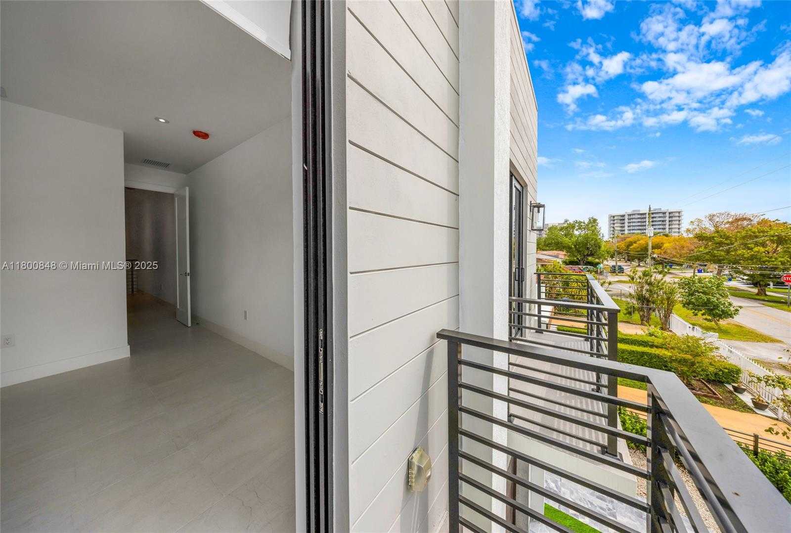 Small Image of 2921 SOUTH WEST 26TH ST, Miami Number 46