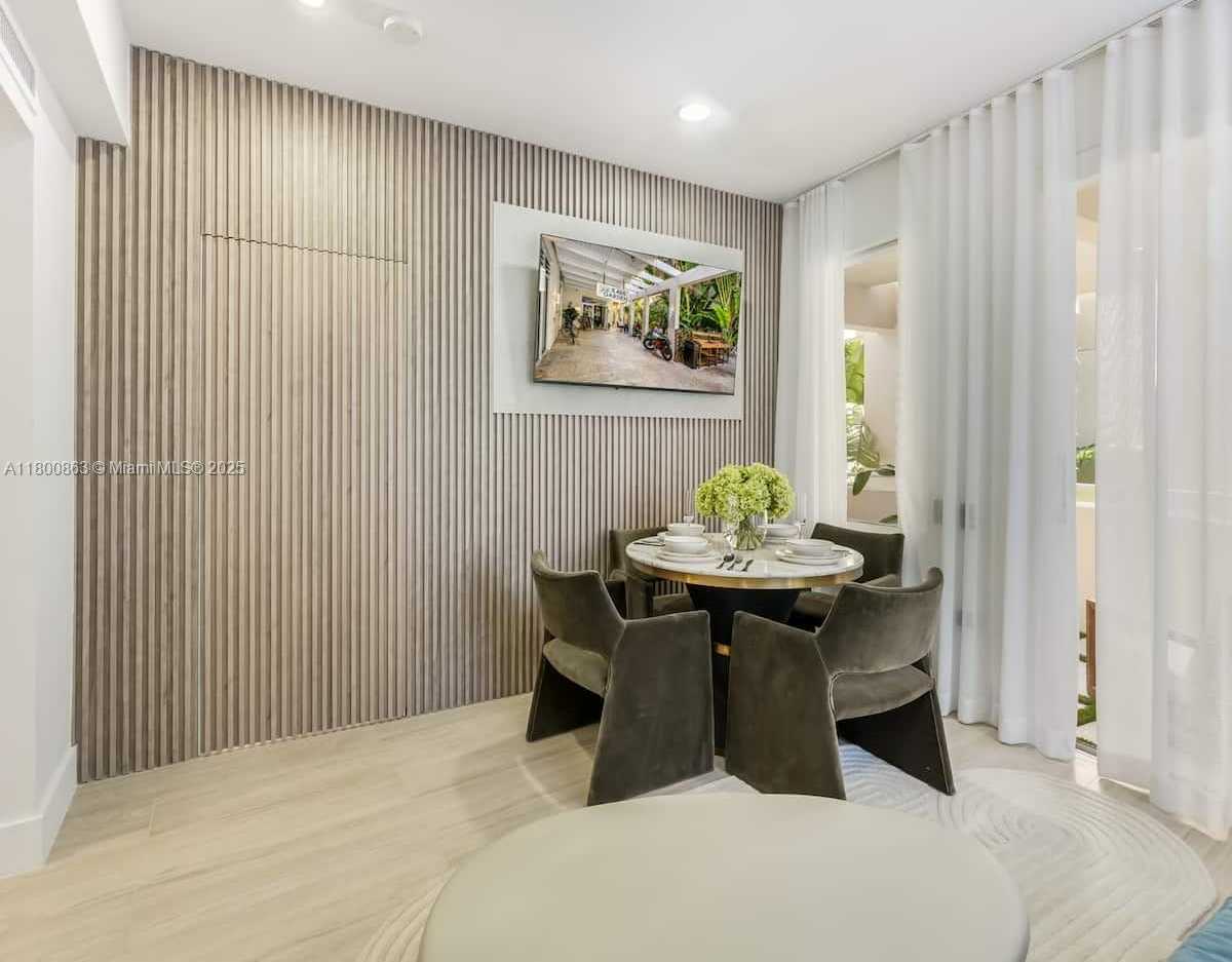 Small Image of 100 COLLINS AVE #202, Miami Beach Number 10