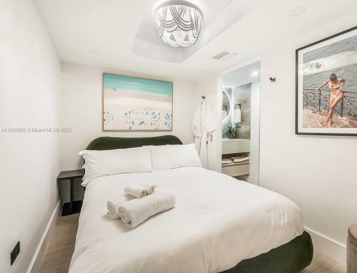 Small Image of 100 COLLINS AVE #202, Miami Beach Number 11