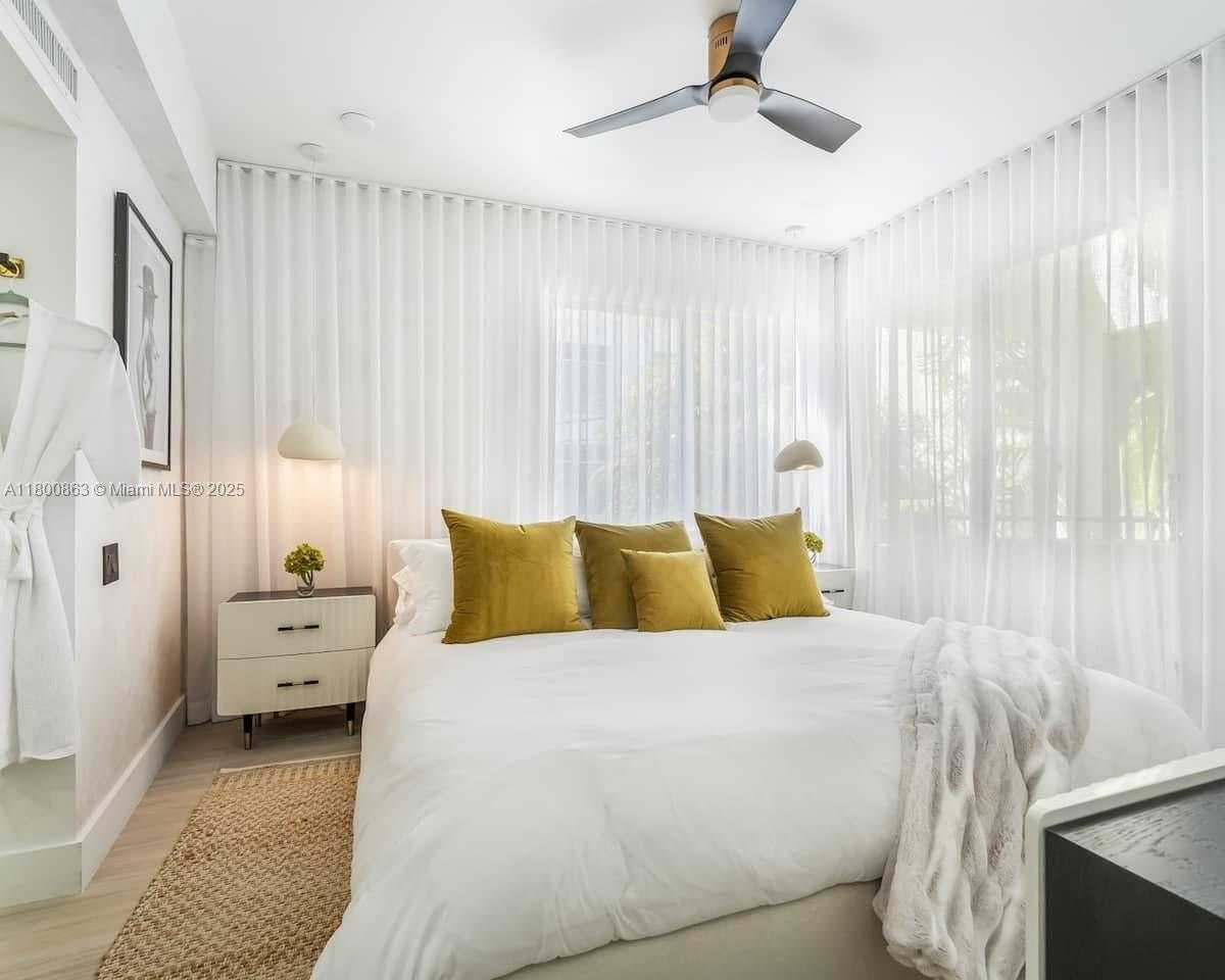Small Image of 100 COLLINS AVE #202, Miami Beach Number 12
