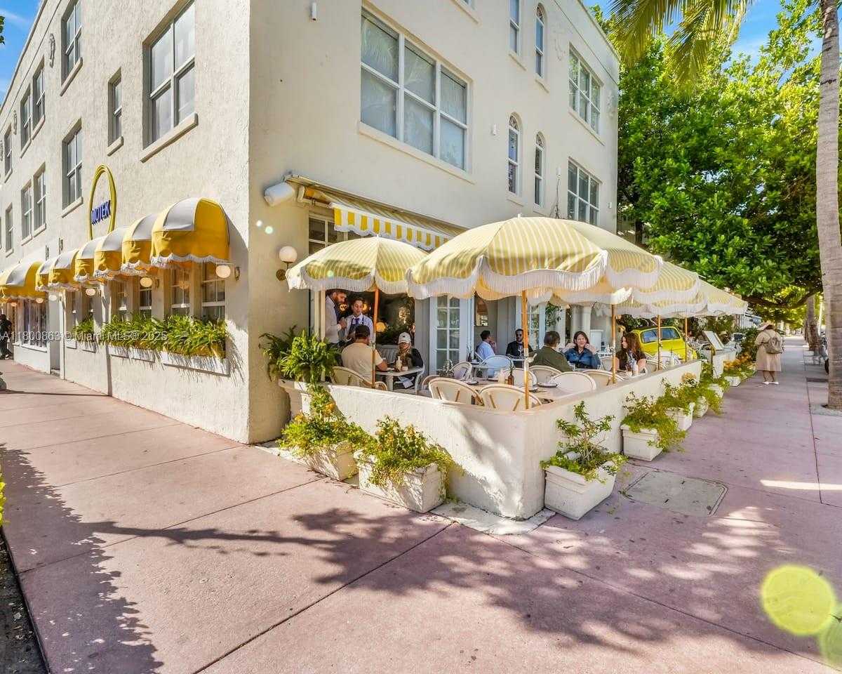 Small Image of 100 COLLINS AVE #202, Miami Beach Number 15