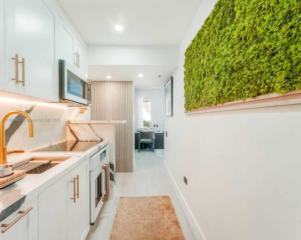 Small Image of 100 COLLINS AVE #202, Miami Beach Number 5