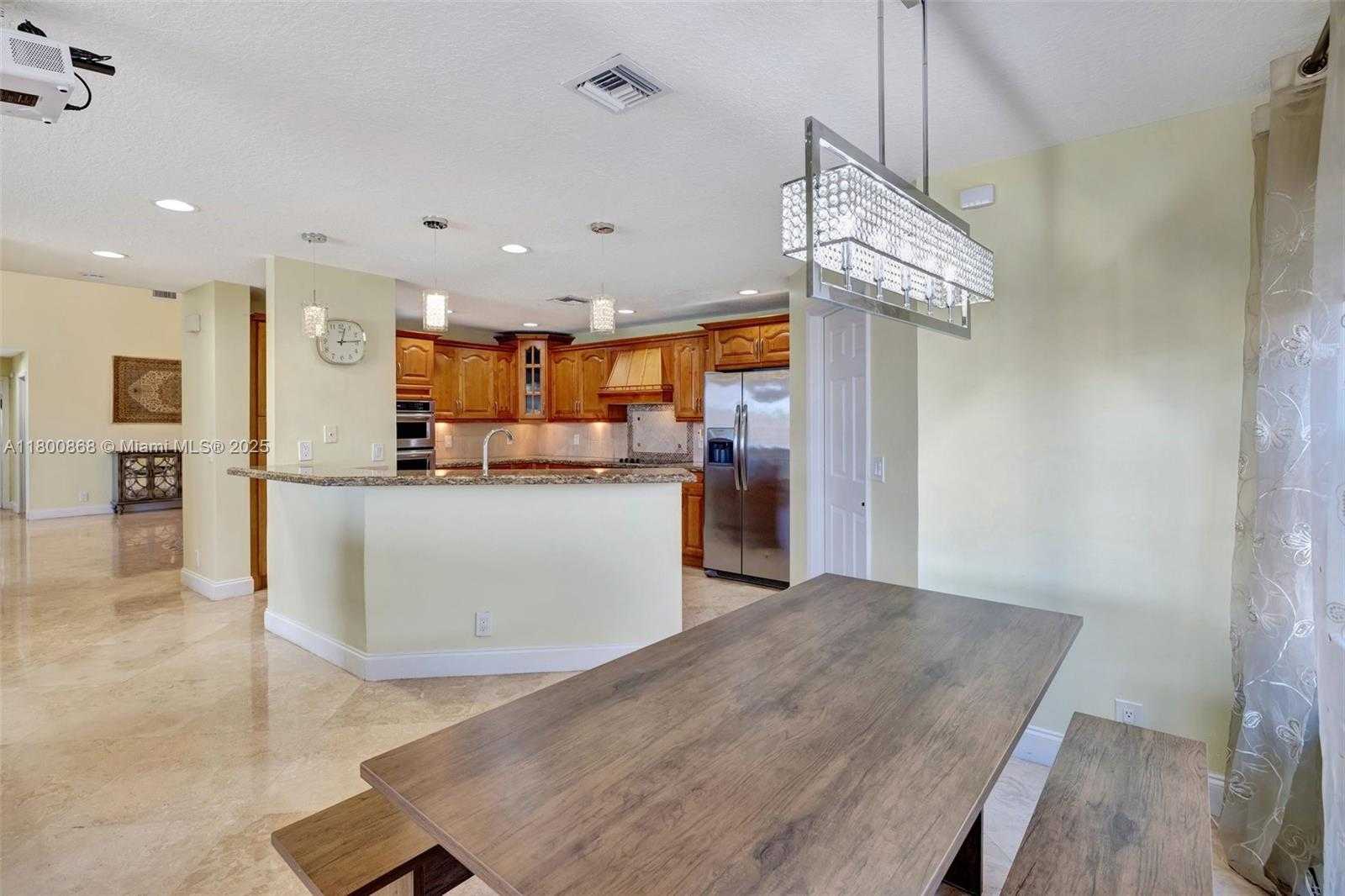 Small Image of 10425 BERMUDA DR, Cooper City Number 10
