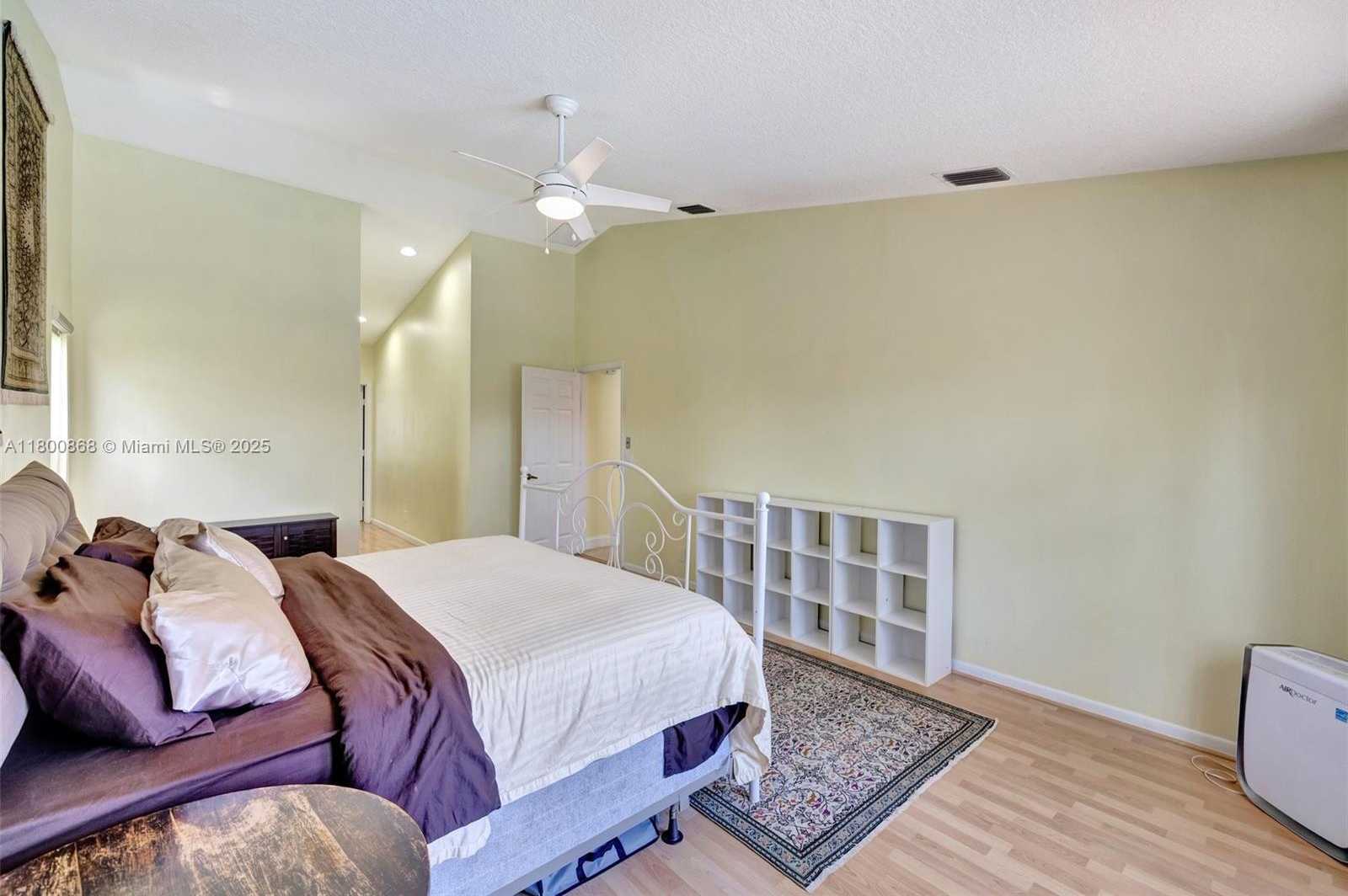 Small Image of 10425 BERMUDA DR, Cooper City Number 15