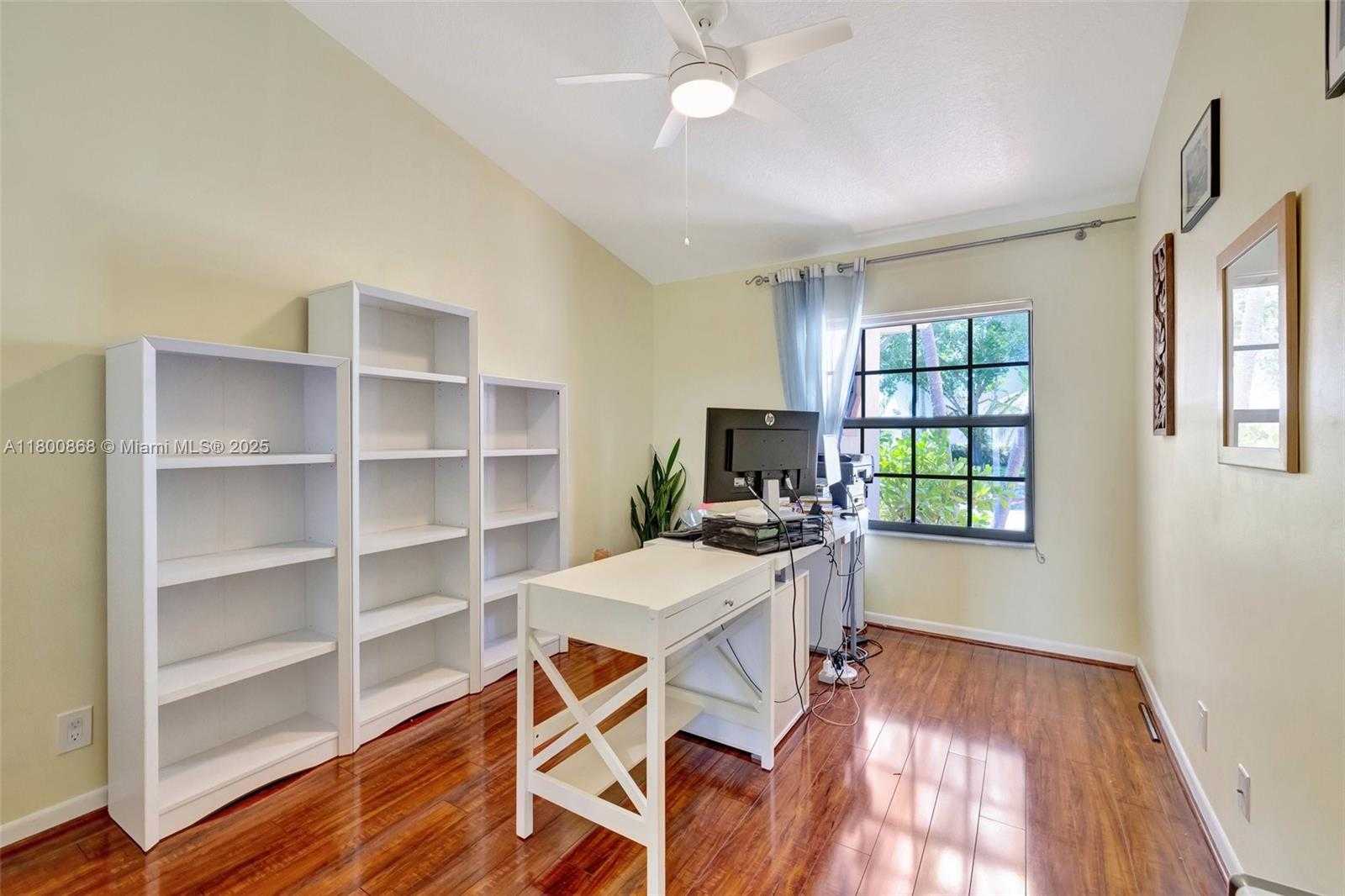 Small Image of 10425 BERMUDA DR, Cooper City Number 20