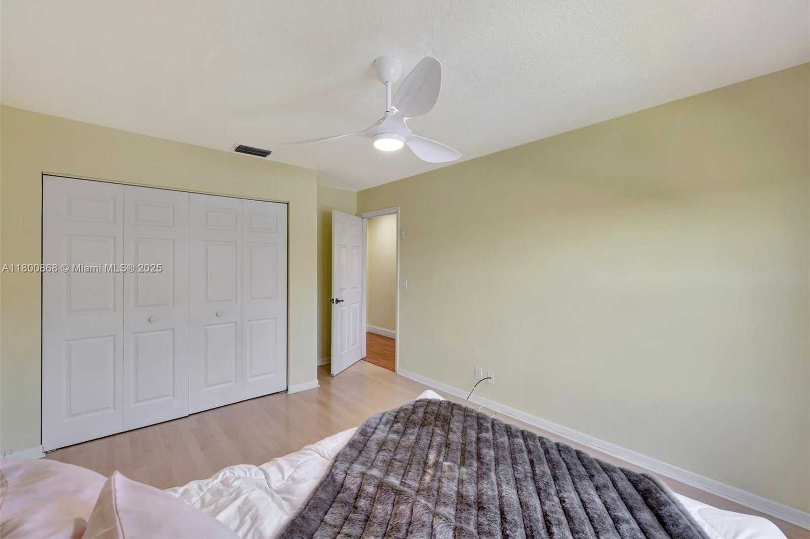Small Image of 10425 BERMUDA DR, Cooper City Number 29