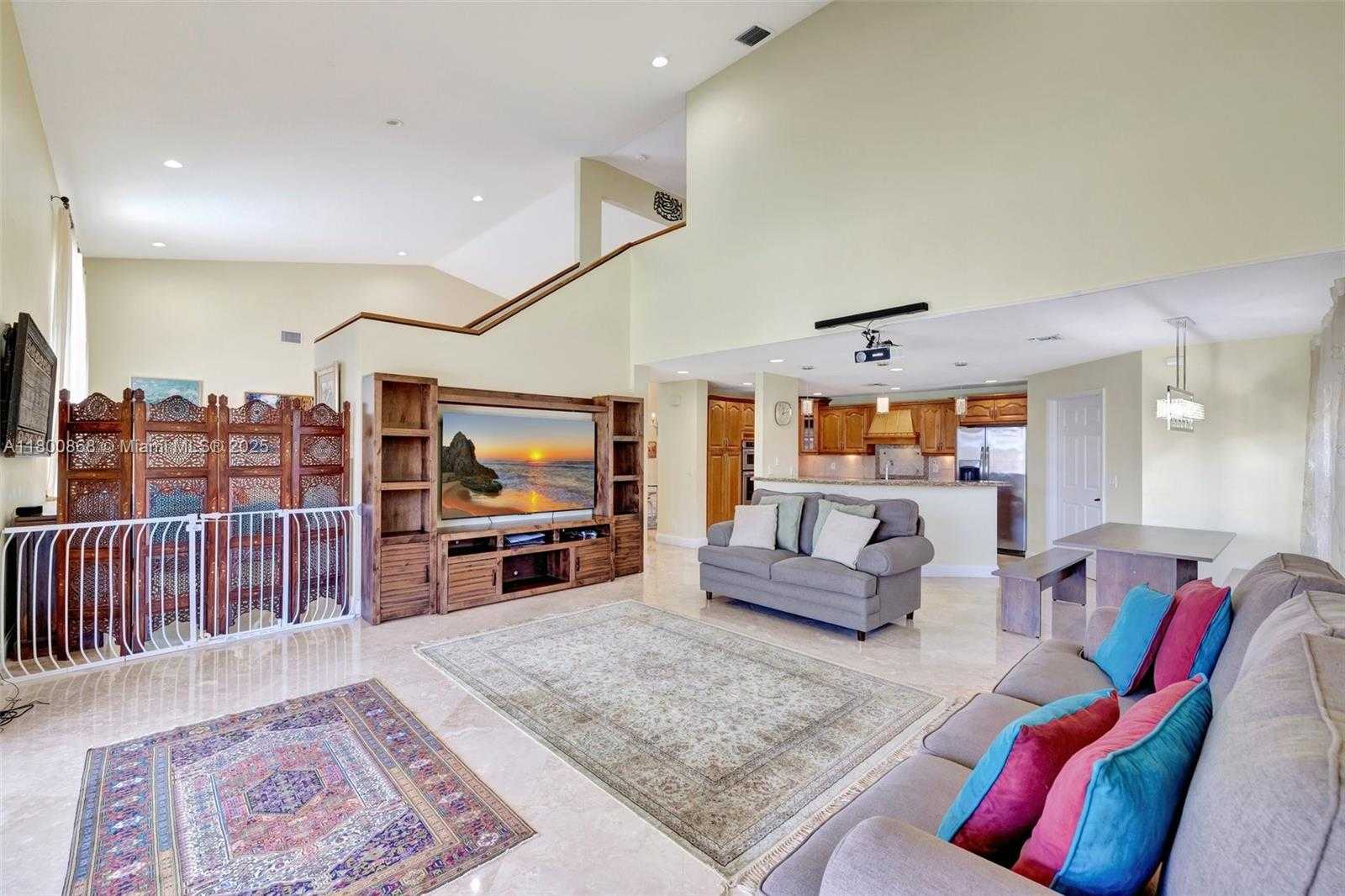 Small Image of 10425 BERMUDA DR, Cooper City Number 8
