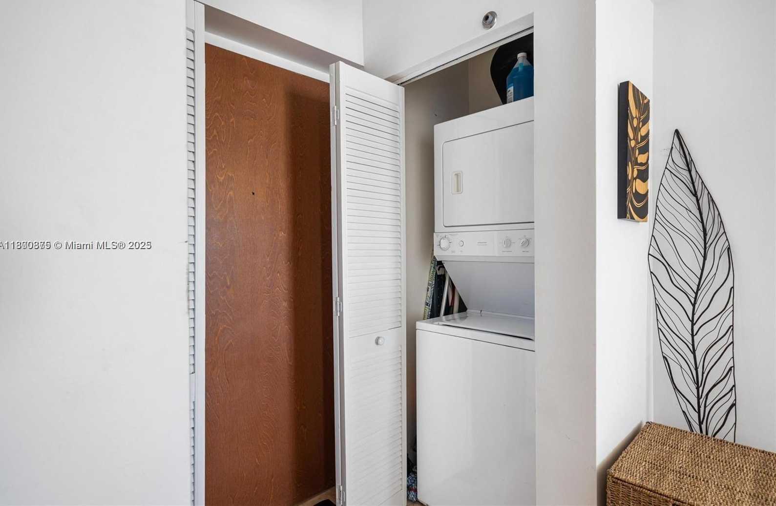 Small Image of 6365 COLLINS AVE #2805, Miami Beach Number 10