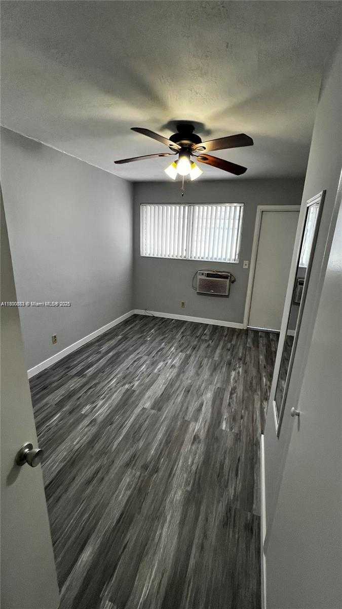 Small Image of 2211 LINCOLN ST #7, Hollywood Number 7