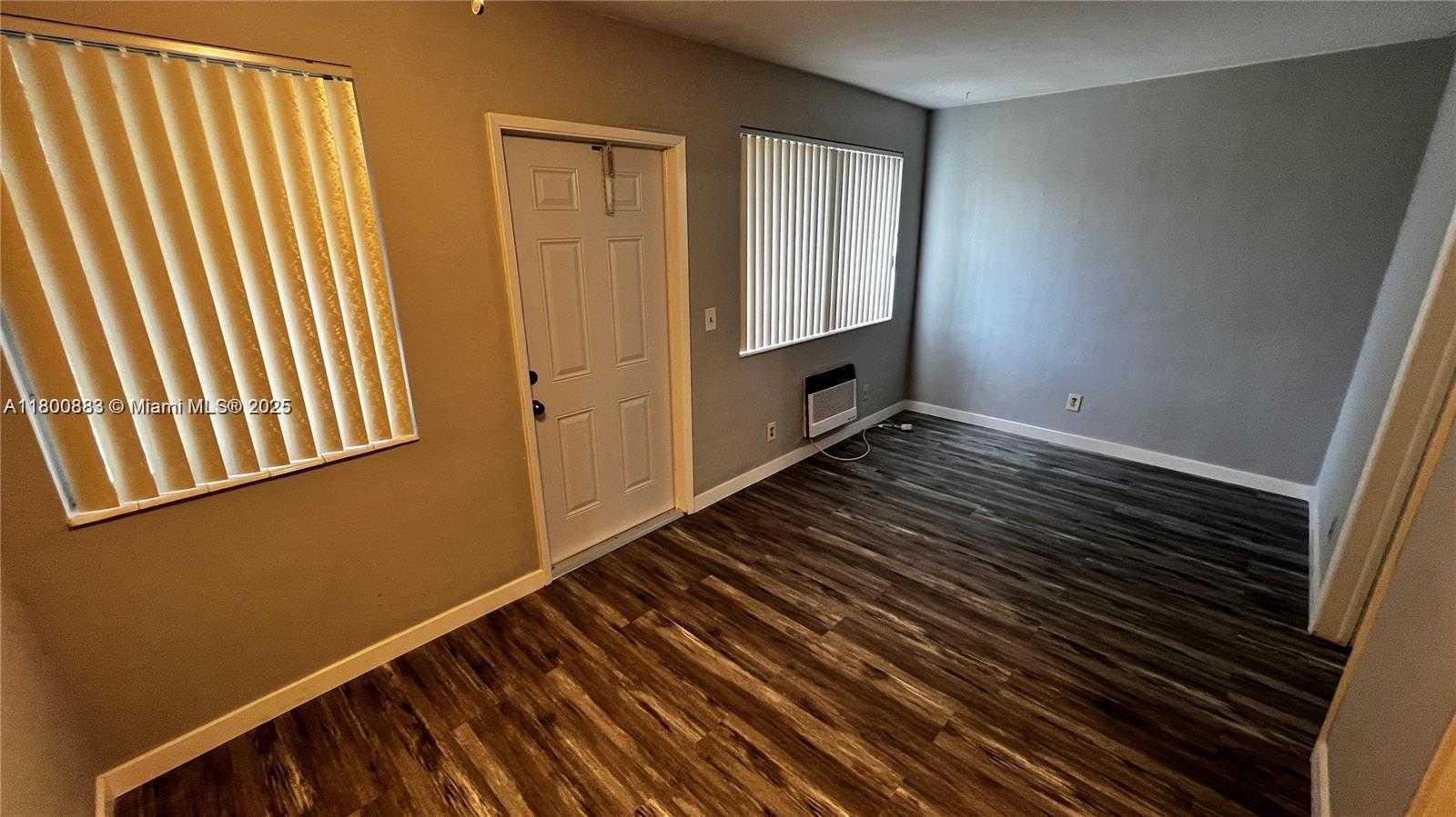 Small Image of 2211 LINCOLN ST #7, Hollywood Number 8