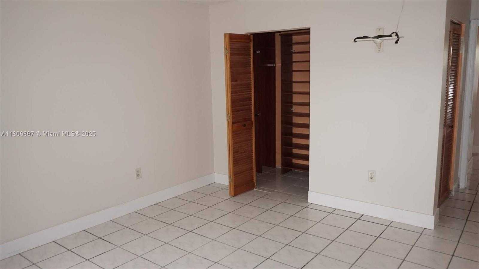 Small Image of 4909 SOUTH WEST 144TH CT, Miami Number 10