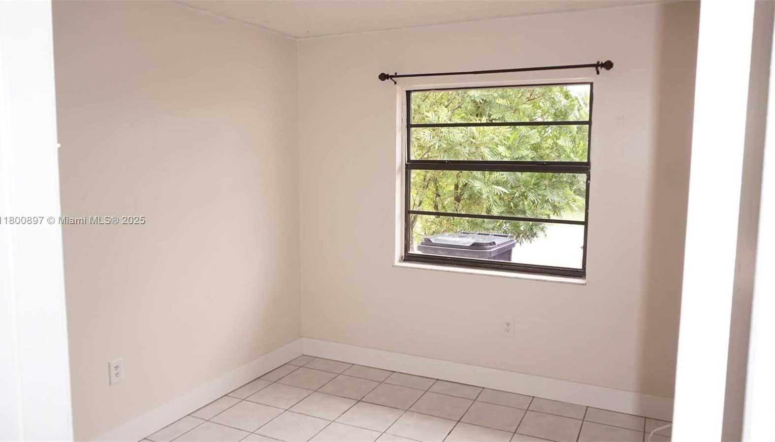 Small Image of 4909 SOUTH WEST 144TH CT, Miami Number 14