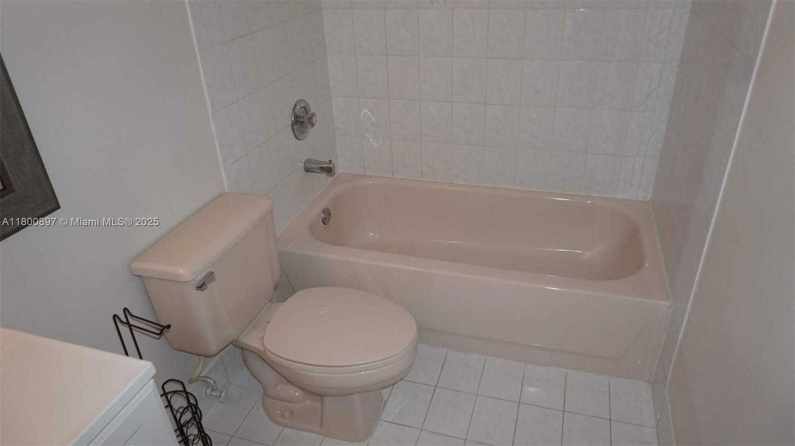 Small Image of 4909 SOUTH WEST 144TH CT, Miami Number 17